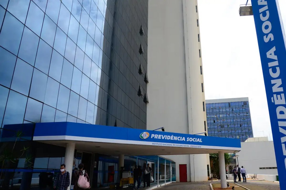 Lista convoca 250 excedentes para curso de formação do INSS