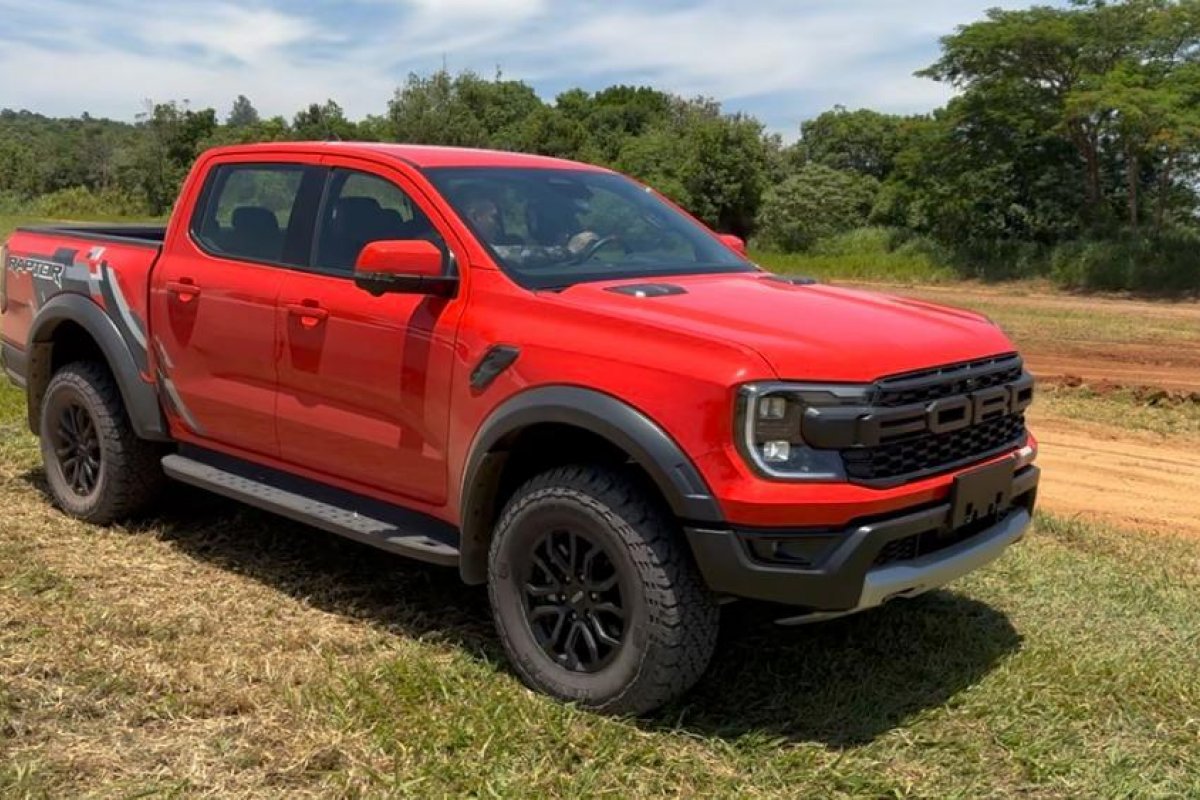 Nova Ranger Raptor: teste rápido com a pickup média mais veloz e mais cara do Brasil