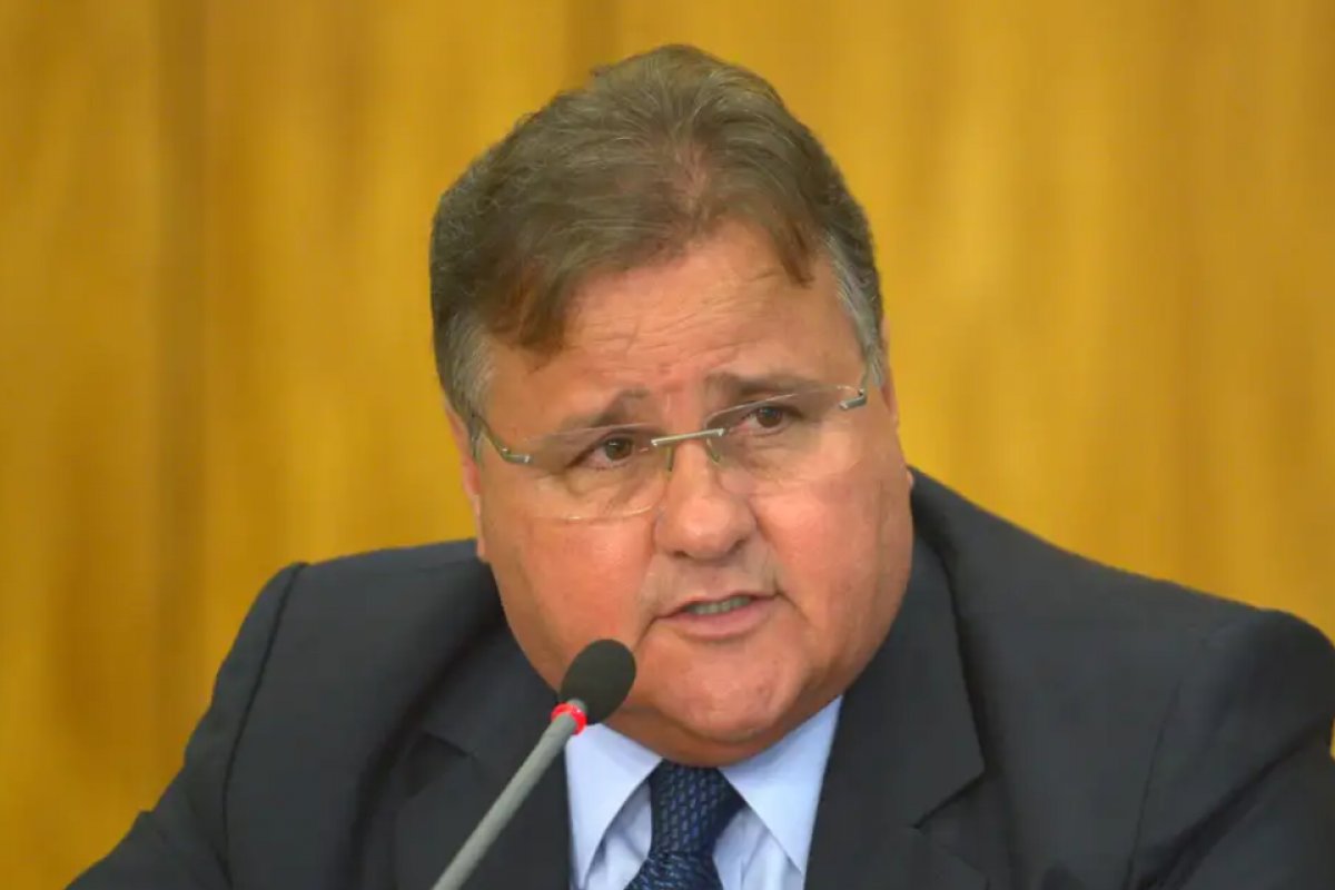 Geddel nega retirada de pré-candidatura de Geraldo Júnior