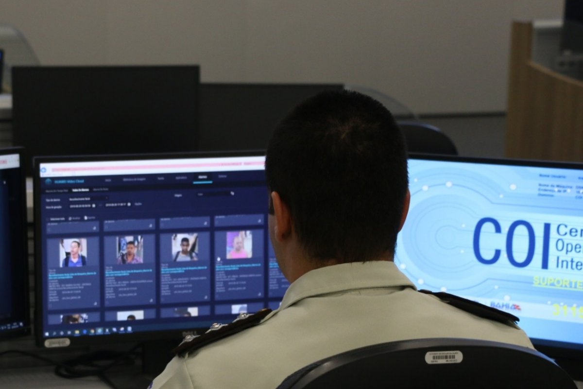 Homem é preso após ser flagrado com drogas em Salvador