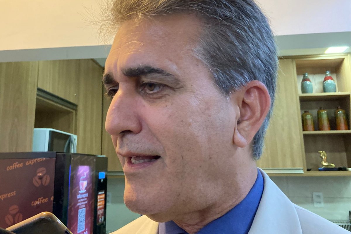 "Tinha uma viagem programada", diz Robinson Almeida sobre ausência na conferência do PT