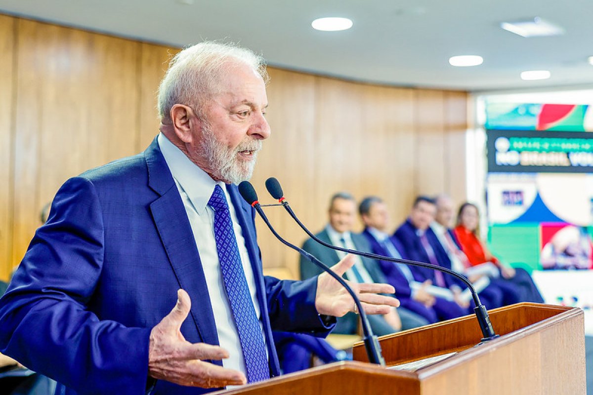 'Se for necessário fazer endividamento para este país crescer, qual o problema?', diz Lula