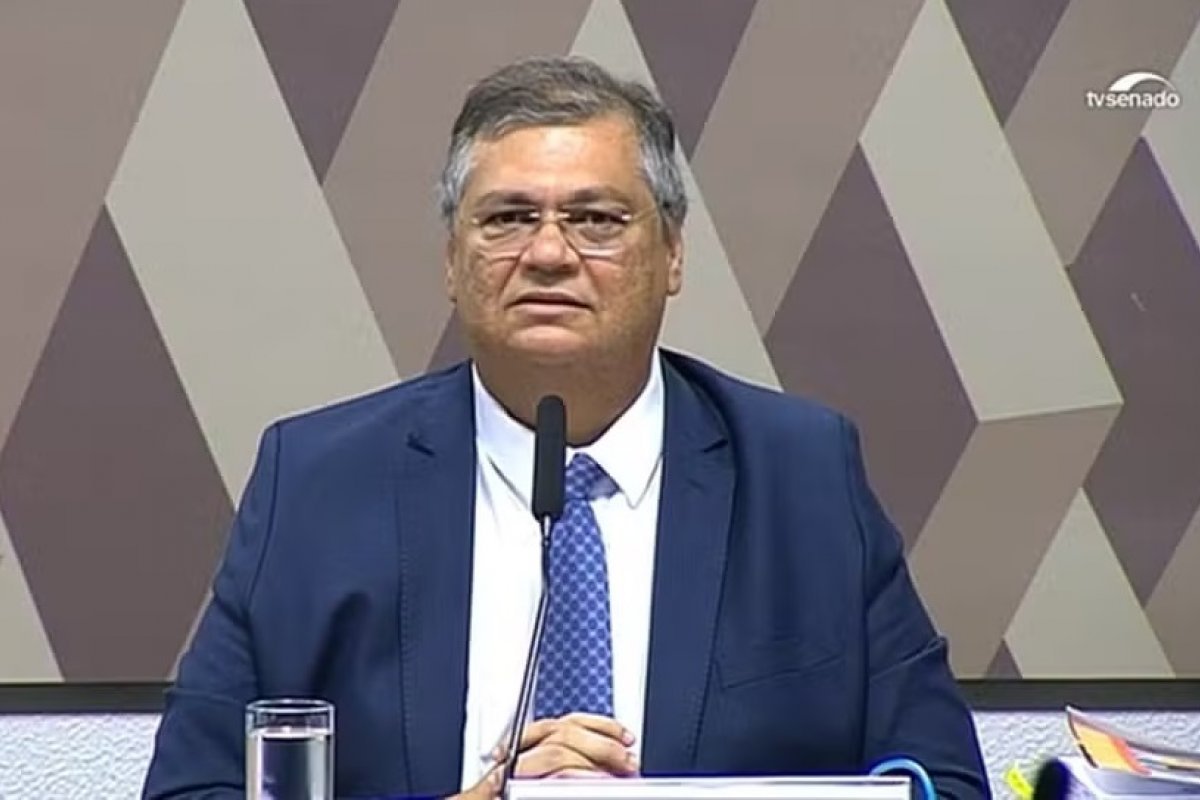 Flávio Dino defende debate sobre o direito ao aborto durante sabatina no Senado