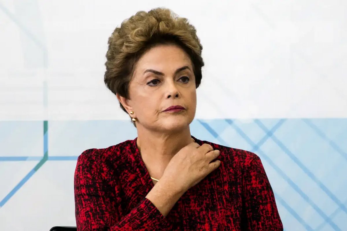 Vídeo: "Sou presidente de banco", diz Dilma sobre questionamento por voo em 1ª classe