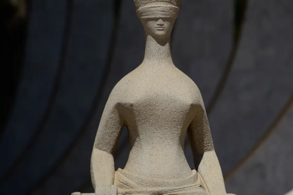 STF retoma julgamento sobre licença paternidade nesta quinta (14)