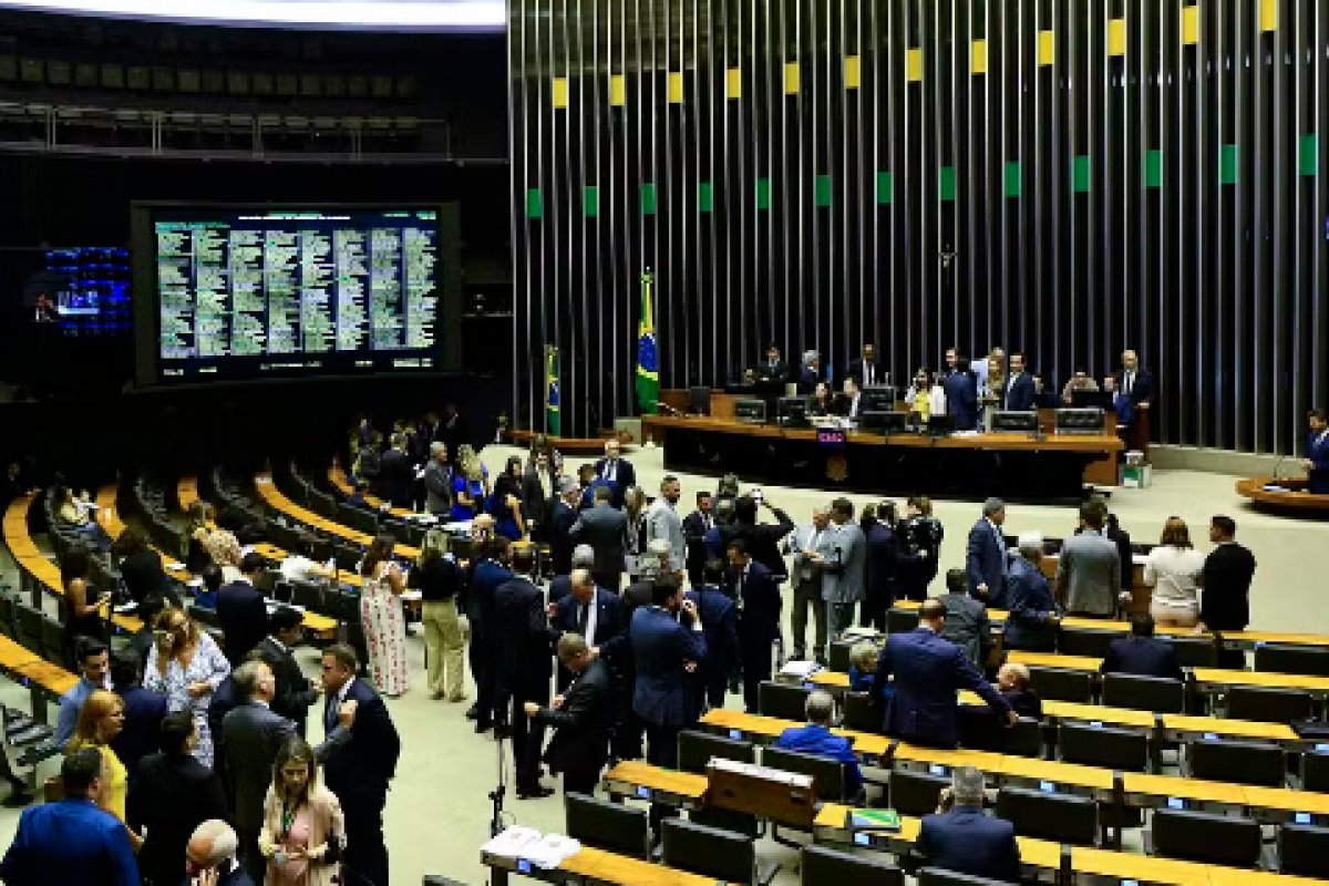 Congresso derruba veto à desoneração da folha de pagamentos a 17 setores da economia