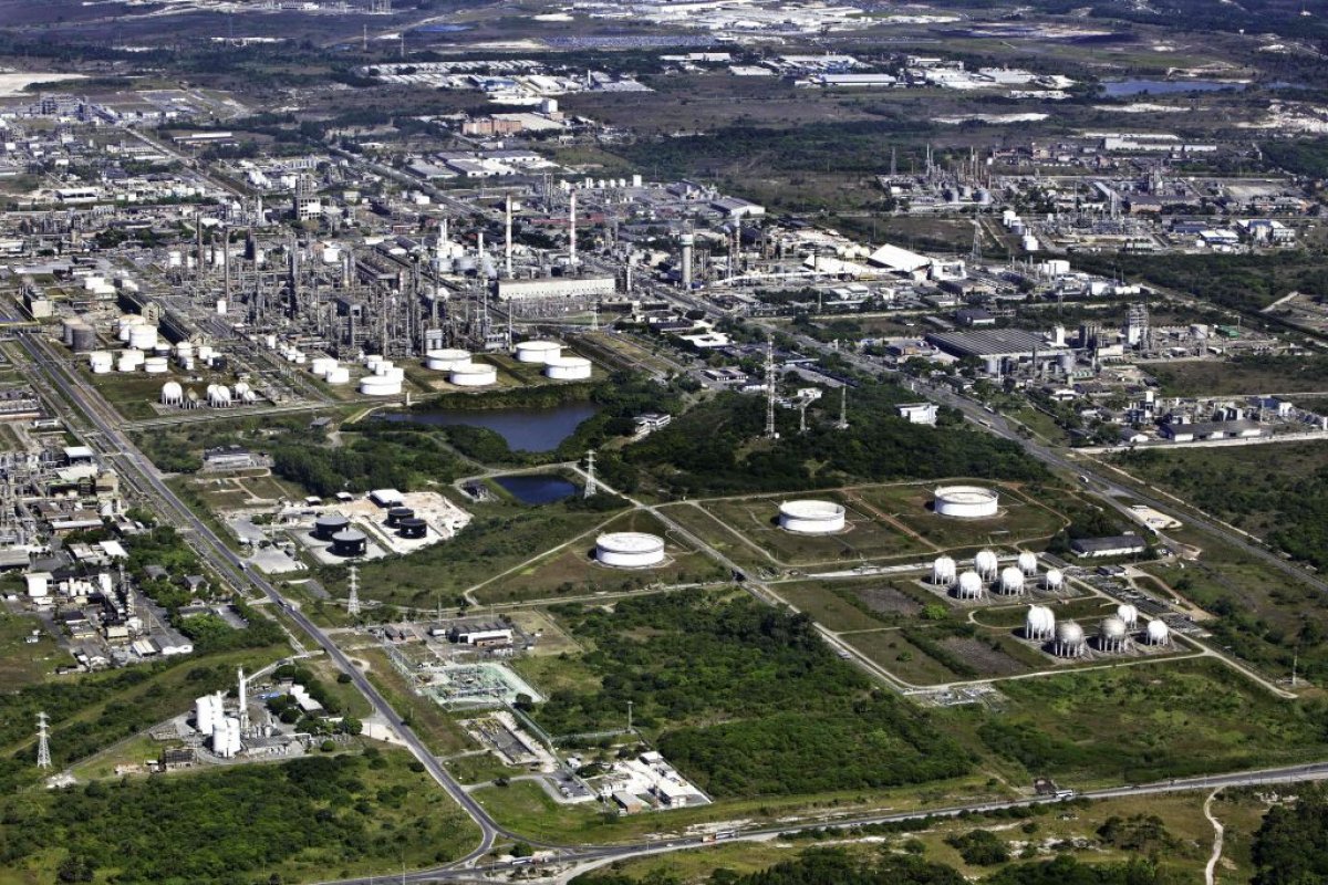 IBGE: indústria e serviços privados são responsáveis pelo avanço nominal do PIB em Salvador