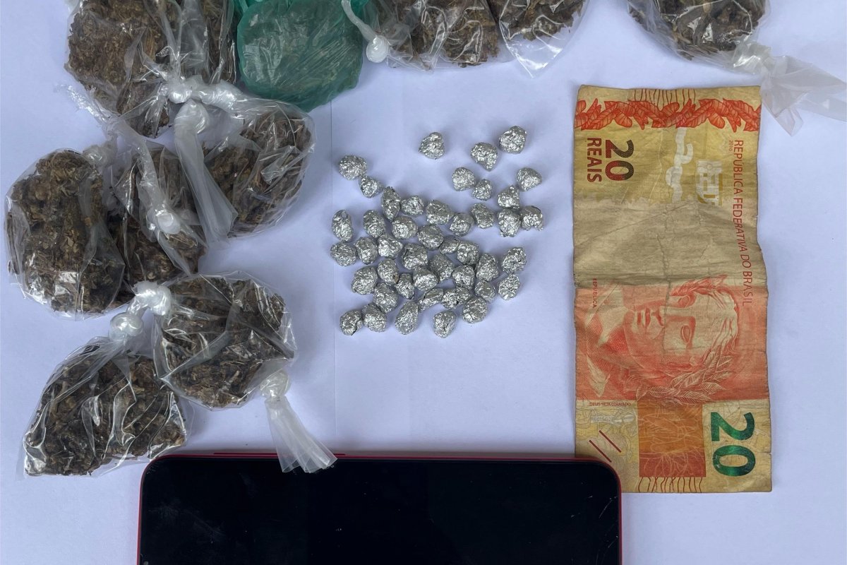 Homem é preso com drogas em Paripe durante operação policial