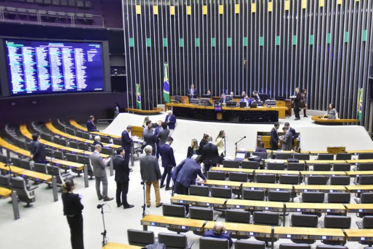 Câmara aprova texto-base da PEC da Reforma Tributária em 1º turno