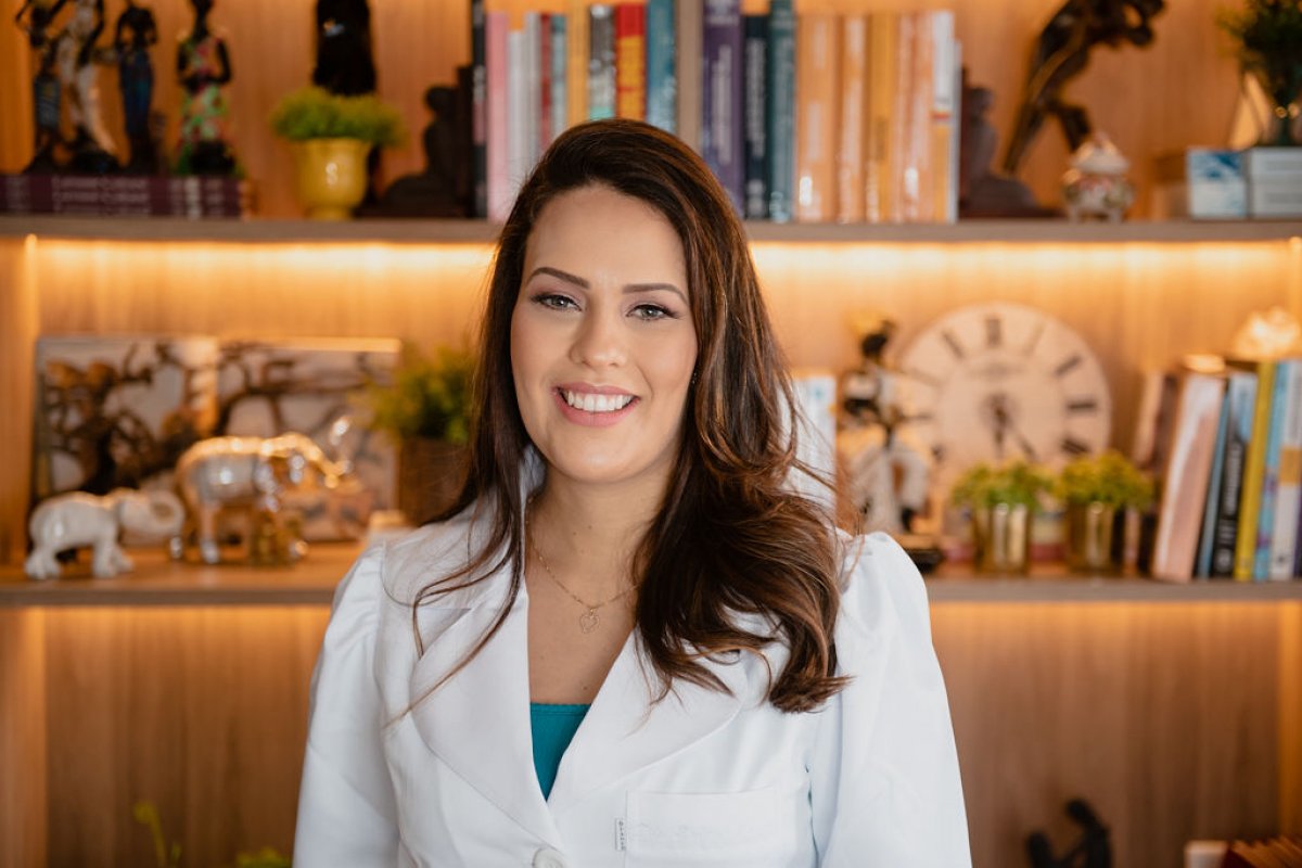 Enxaqueca pode ser tratada com botox. Especialista explica;