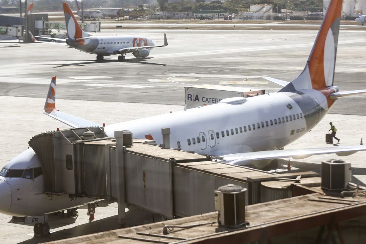 Programa 'Voa Brasil' é adiado para 2024, confirma Ministro dos Portos e Aeroportos