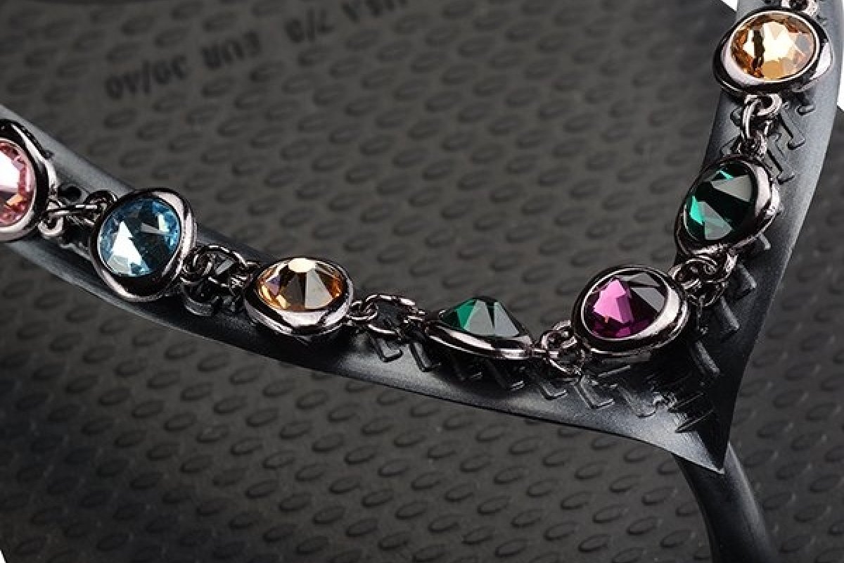 Havaianas lança collab em parceria com a Swarovski!