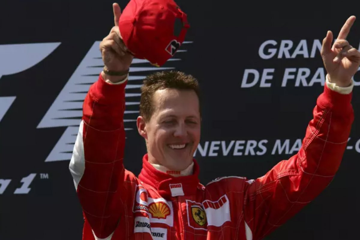 "Nunca desejaria nem para o seu pior inimigo", diz presidente da F1 sobre situação de Schumacher