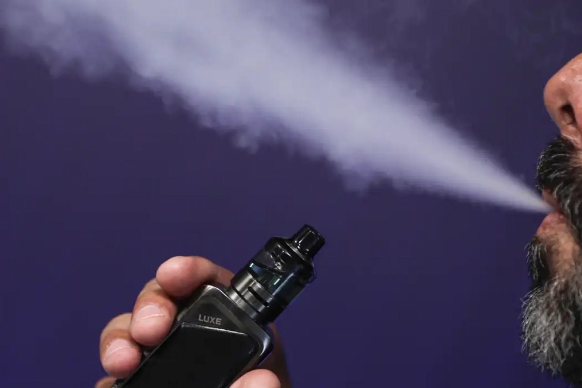 OMS faz alerta sobre riscos do cigarro eletrônico 
