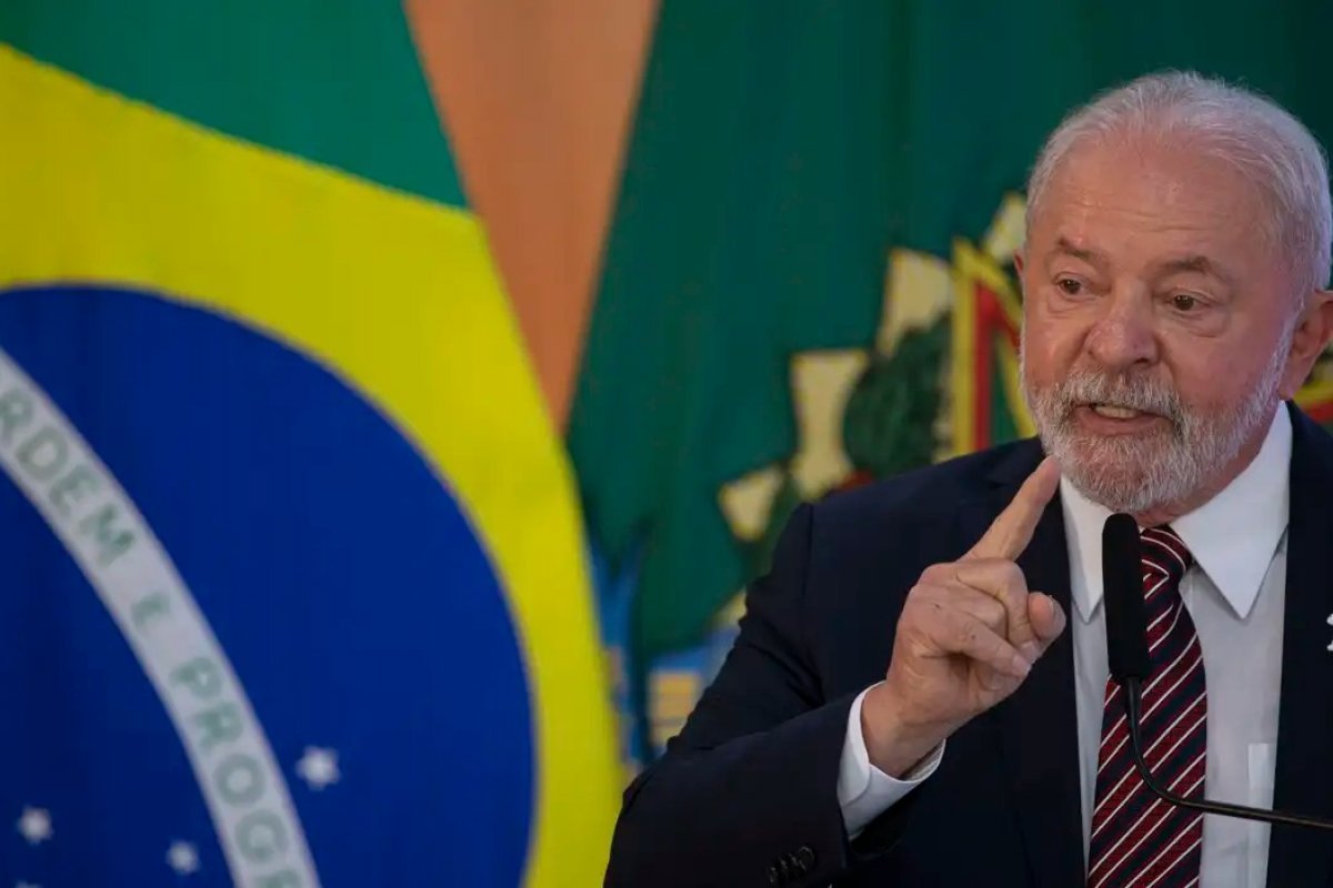 43% reprovam trabalho de Lula; 54% aprovam, diz pesquisa Quaest