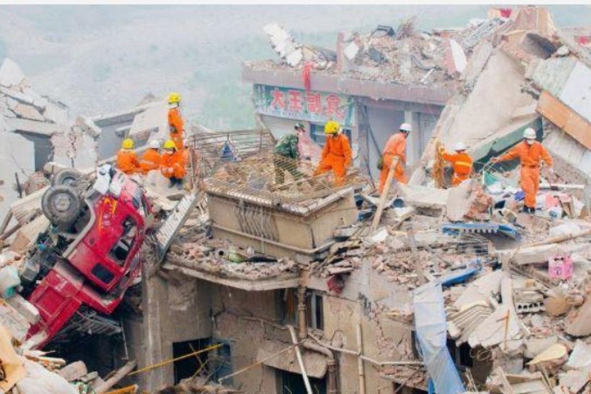 Número de mortos após terremoto na China sobe para 131
