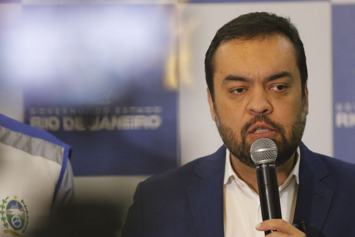 Dinheiro vivo é encontrado na residência do Irmão de Cláudio Castro, Governador do RJ