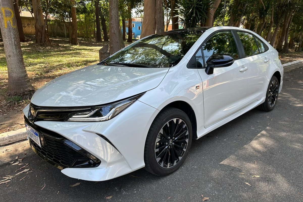 Corolla GR-Sport: veja análise completa do sedã esportivo renovado