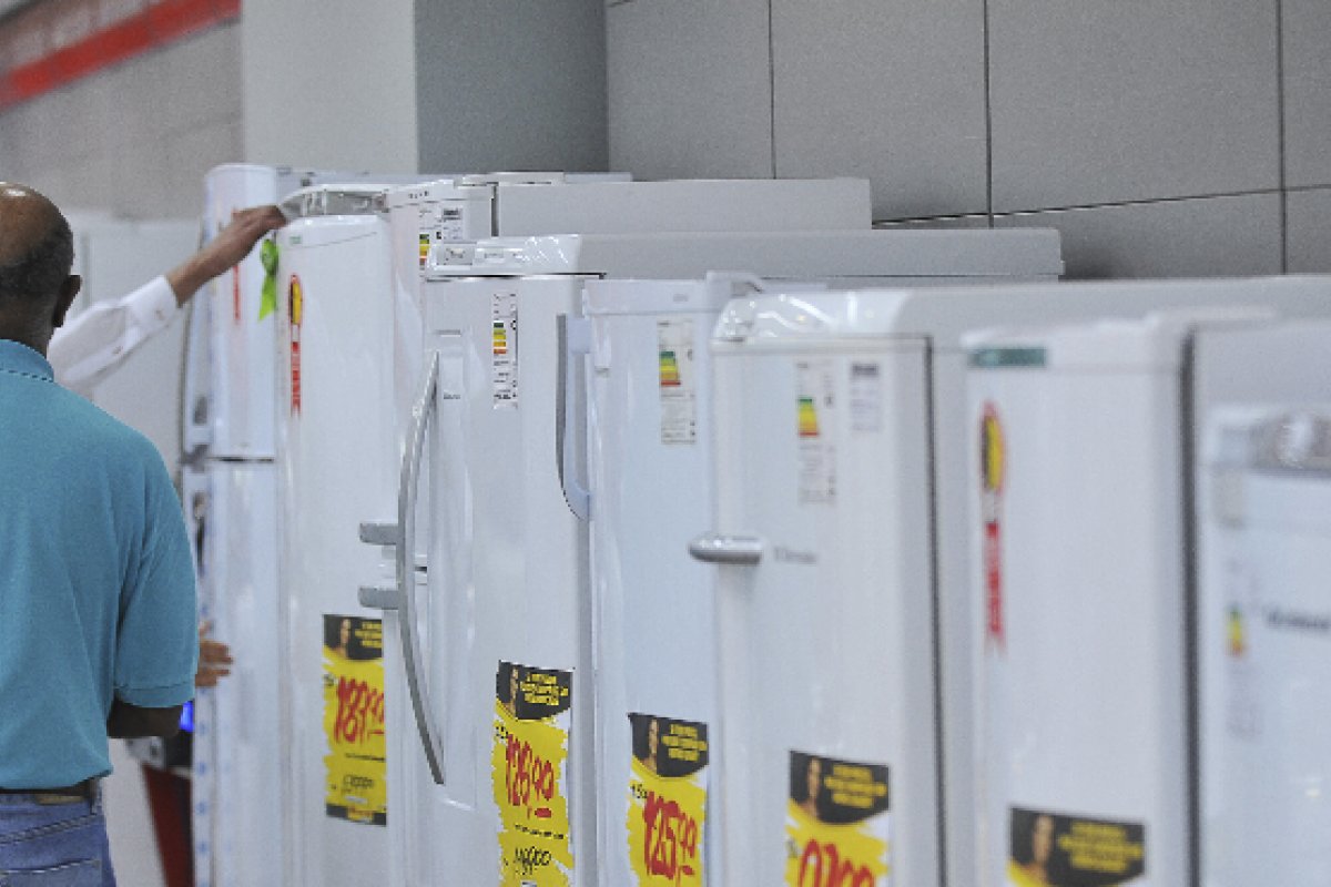 Oito em cada 10 geladeiras deixarão de ser vendidas no Brasil, diz levantamento
