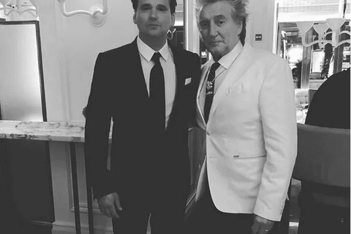 Rod Stewart e filho são indiciados por agressão em festa de Ano Novo