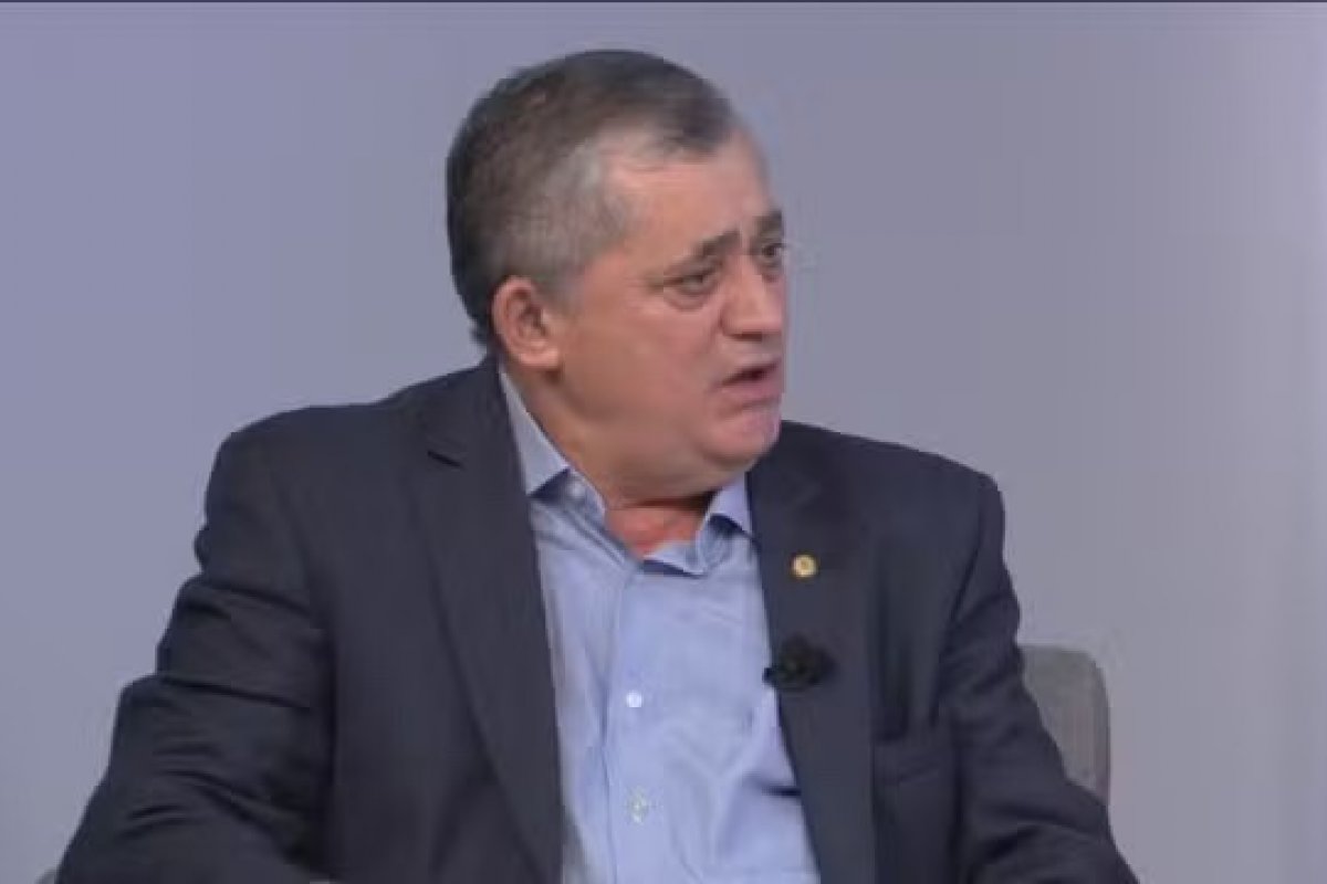 Líder do governo na Câmara repudia agressão em plenário: "Ali não é um terreiro de briga de galo"