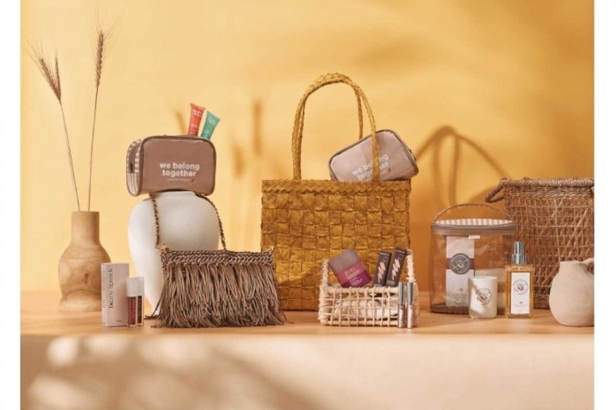 Le Postiche comemora 45 anos com parceria inédita em suas lojas físicas!