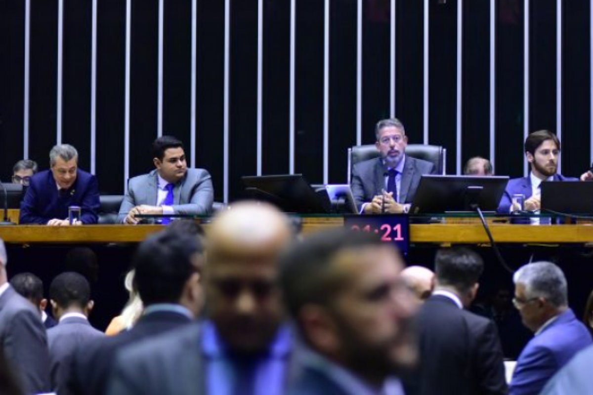 Câmara aprova projeto para regulamentar mercado de carbono no Brasil