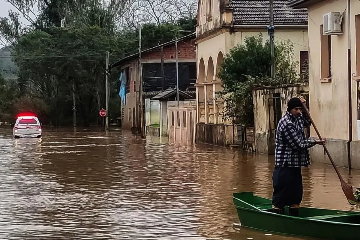 Ciclone extratropicpal deve atingir região Sul neste domingo (24)