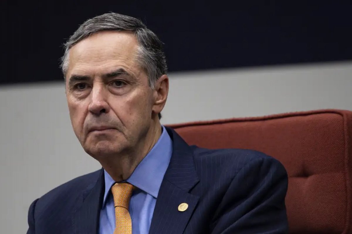 TCU tenta anular R$ 1 bilhão em penduricalhos a juízes, mas Barroso nega