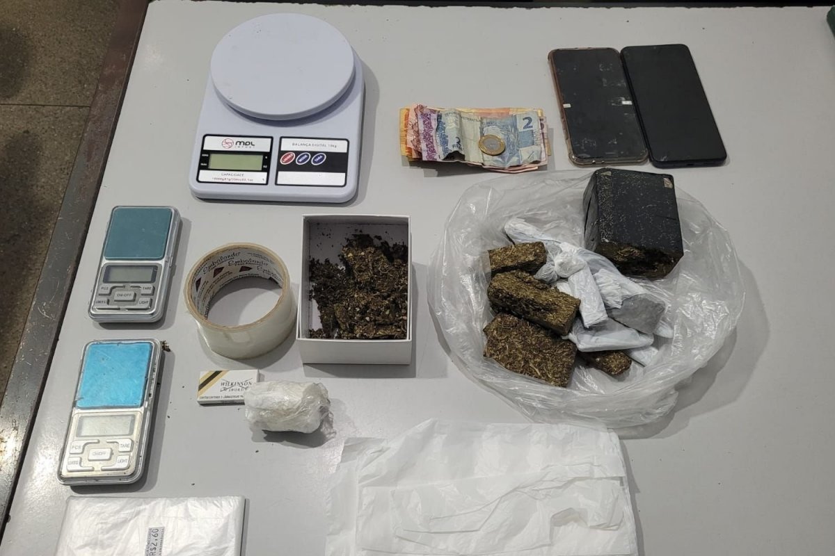 Polícia Militar detém suspeito e apreende drogas em Tanhaçu