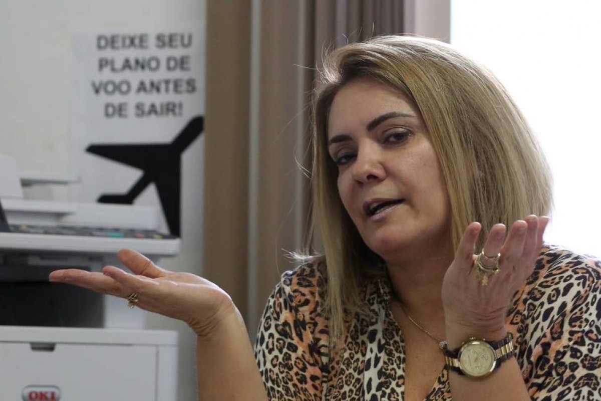 MP do Rio investiga segunda ex-mulher de Bolsonaro por 'funcionários fantasmas' de Carlos