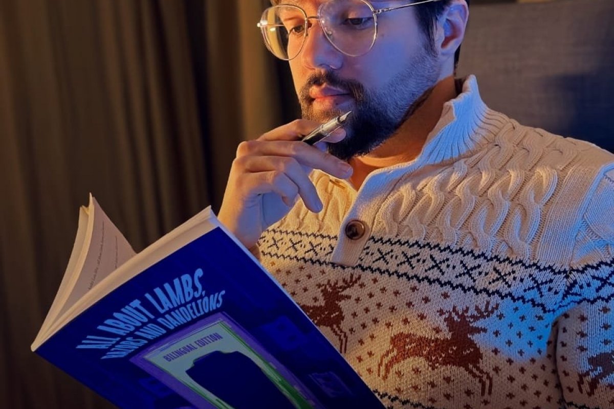 Dramaturgo soteropolitano, André Luis Silva lança obra teatral bilíngue