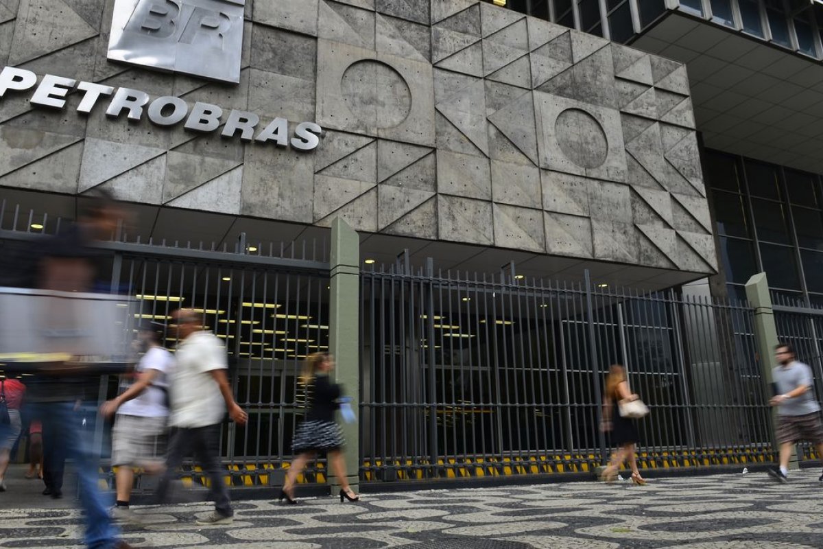 Petrobras faz concurso para nível técnico com salário de R$ 5,8 mil