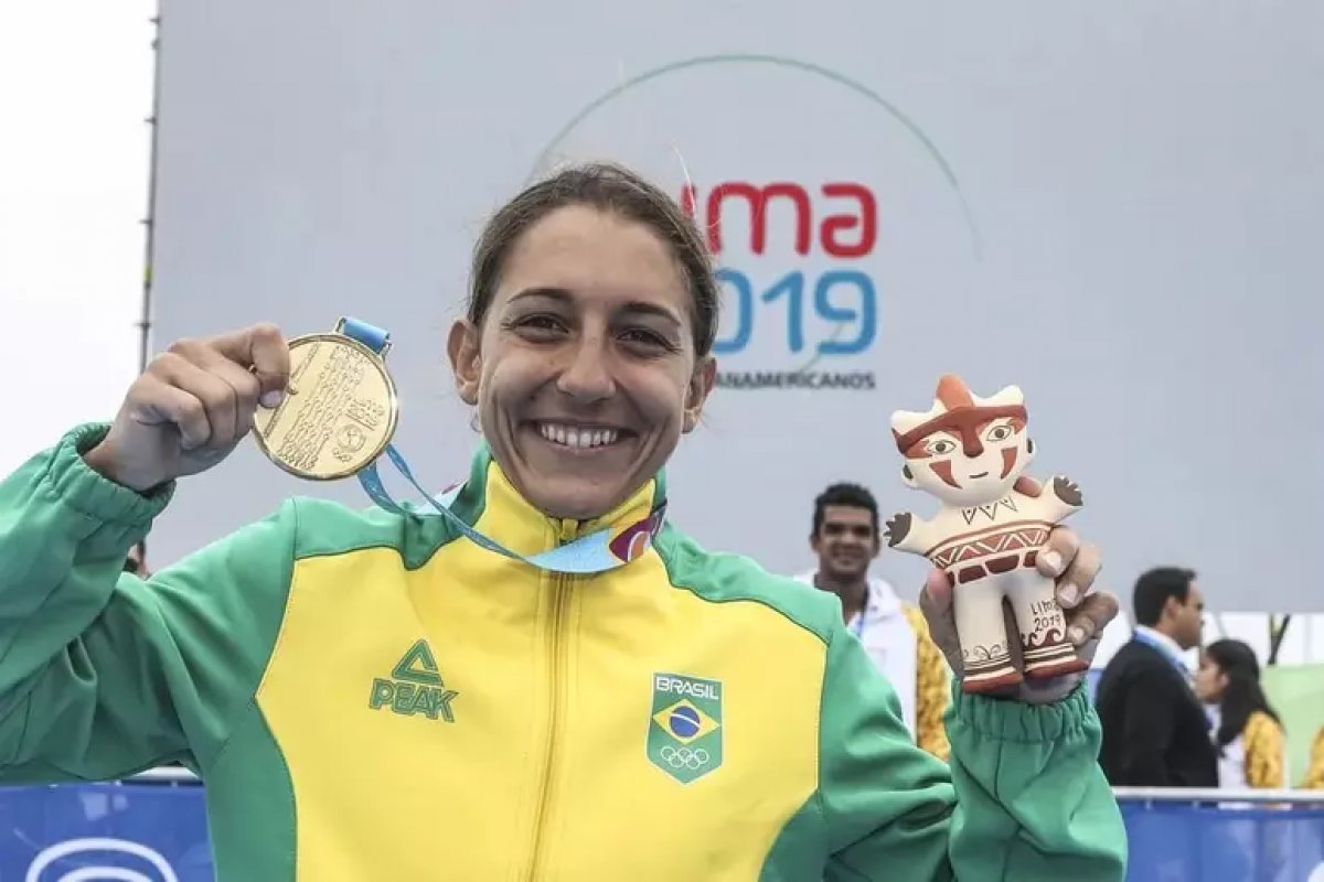 Triatleta Luisa Baptista continua em estado grave, mas apresenta melhora em seu quadro de saúde