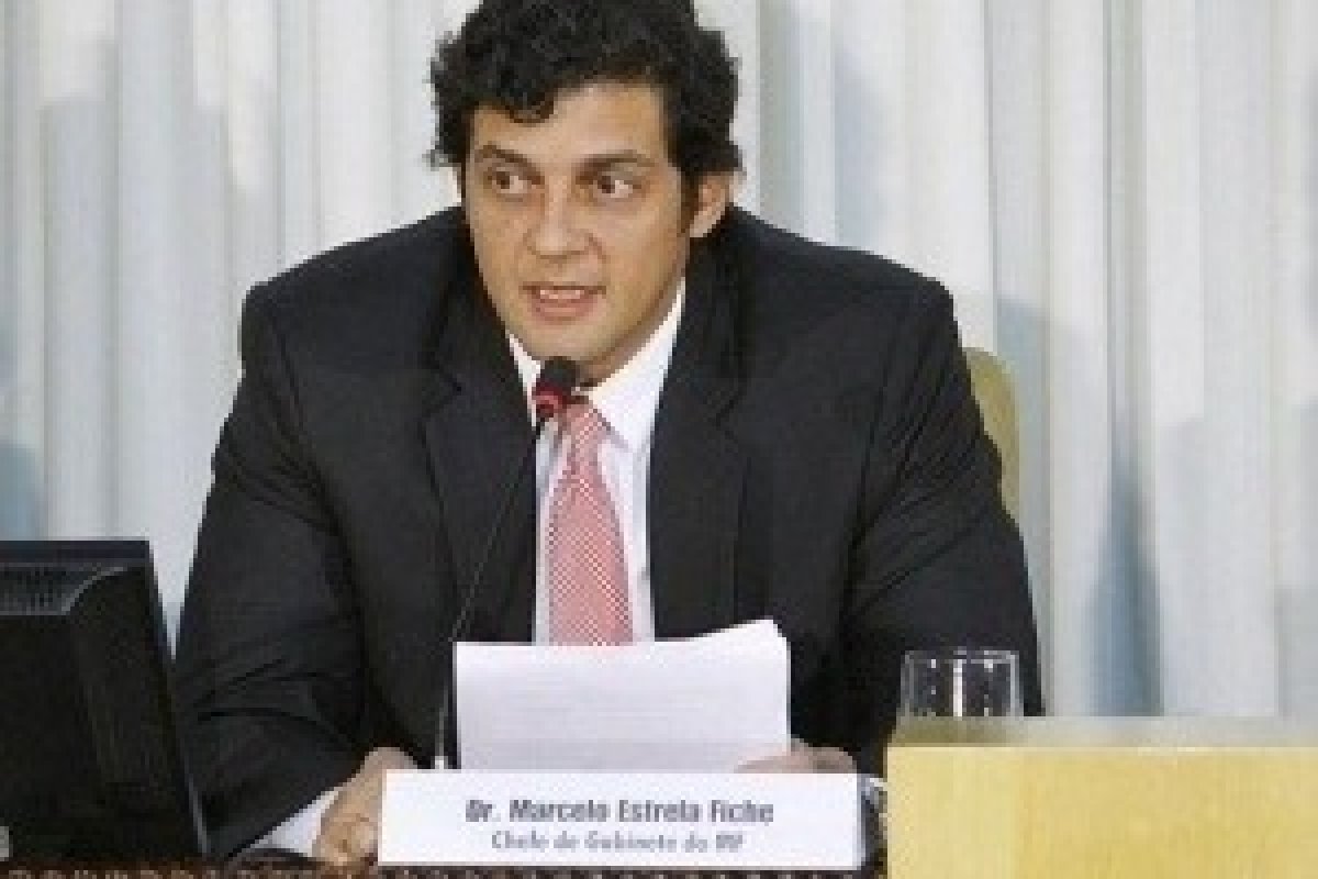 Servidor do Ministério da Fazenda fecha contrato de R$ 15 milhões sem licitação