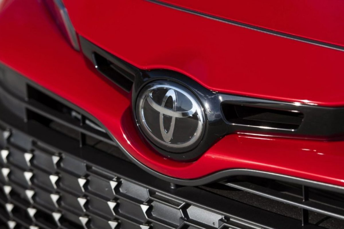 Montadora da Toyota suspende produção por falsificação em testes de segurança