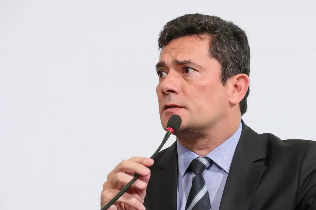 "Profunda deterioração institucional", diz Moro sobre primeiro ano do governo Lula