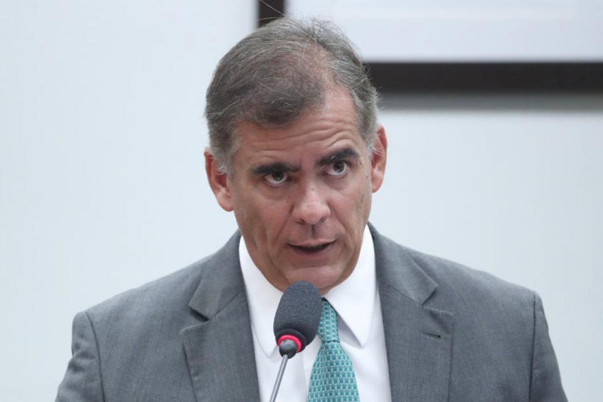 Pesquisa aponta quem são os deputados que mais faltaram ao trabalho em 2023