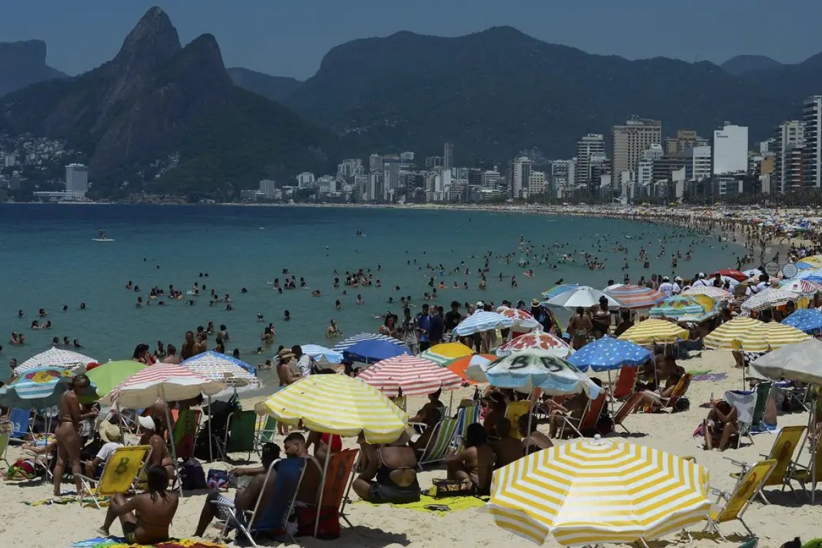 Governo publica lista com feriados e pontos facultativos para servidores em 2024