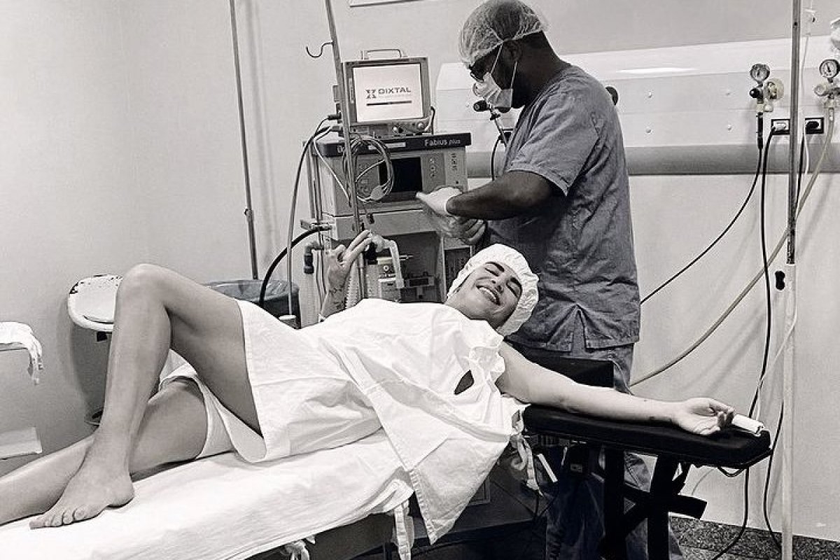 Filha do cantor Leonardo relata problema após abdominoplastia: "Estado vegetativo"