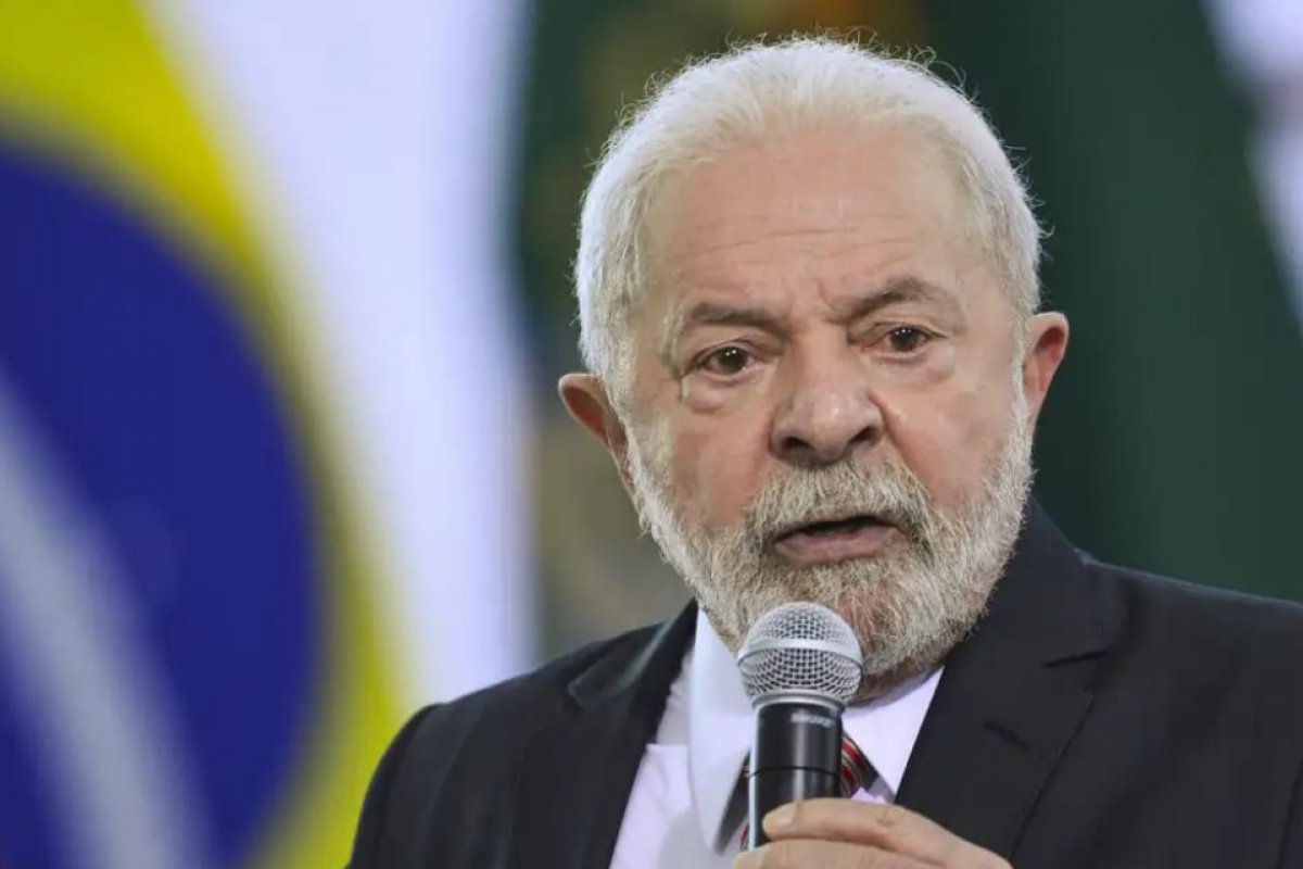 Governo Lula gasta R$ 374 mil em tapetes sob justificativa de abrasileirar palácios