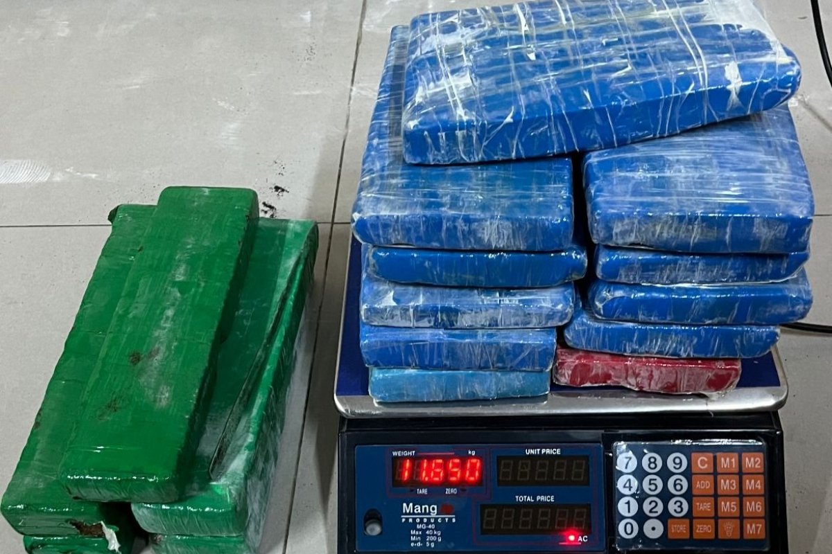 Mulher é presa com mais de 15 kg de drogas em Eunápolis