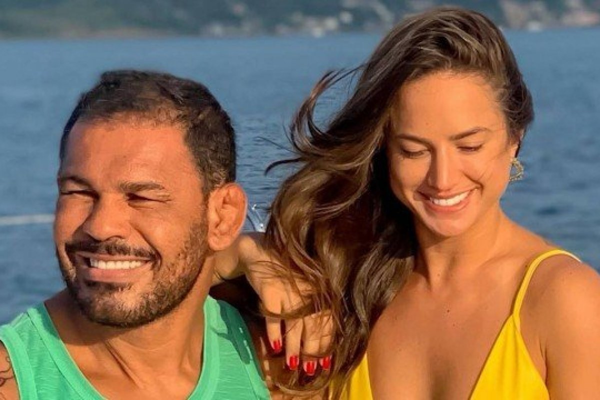 Lutador baiano Minotauro engata namoro com modelo