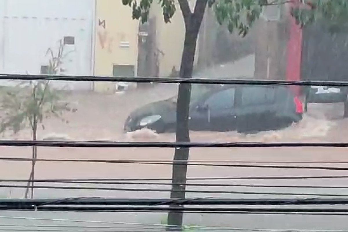 Vídeo: Chuva causa transtornos em Minas Gerais