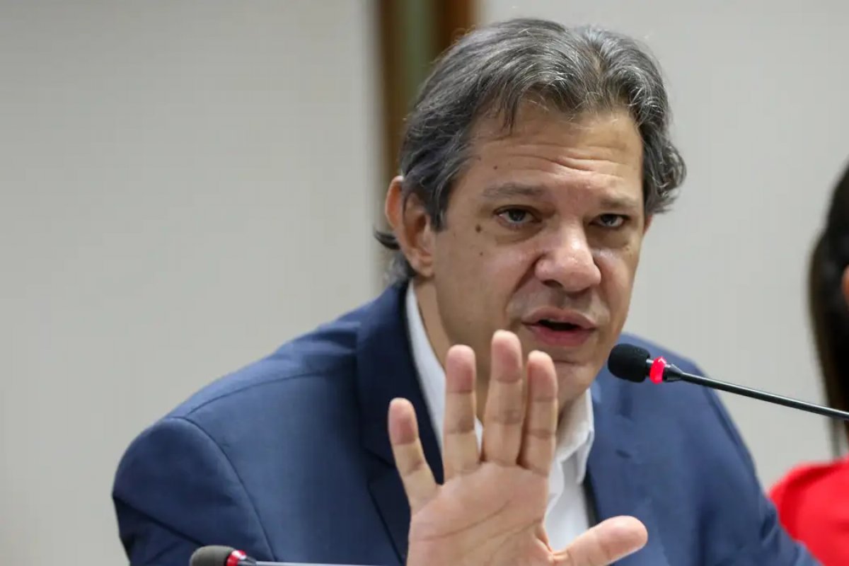 Para Haddad, Lula é consenso no PT para 2026, mas partido precisa pensar em novos nomes para 2030