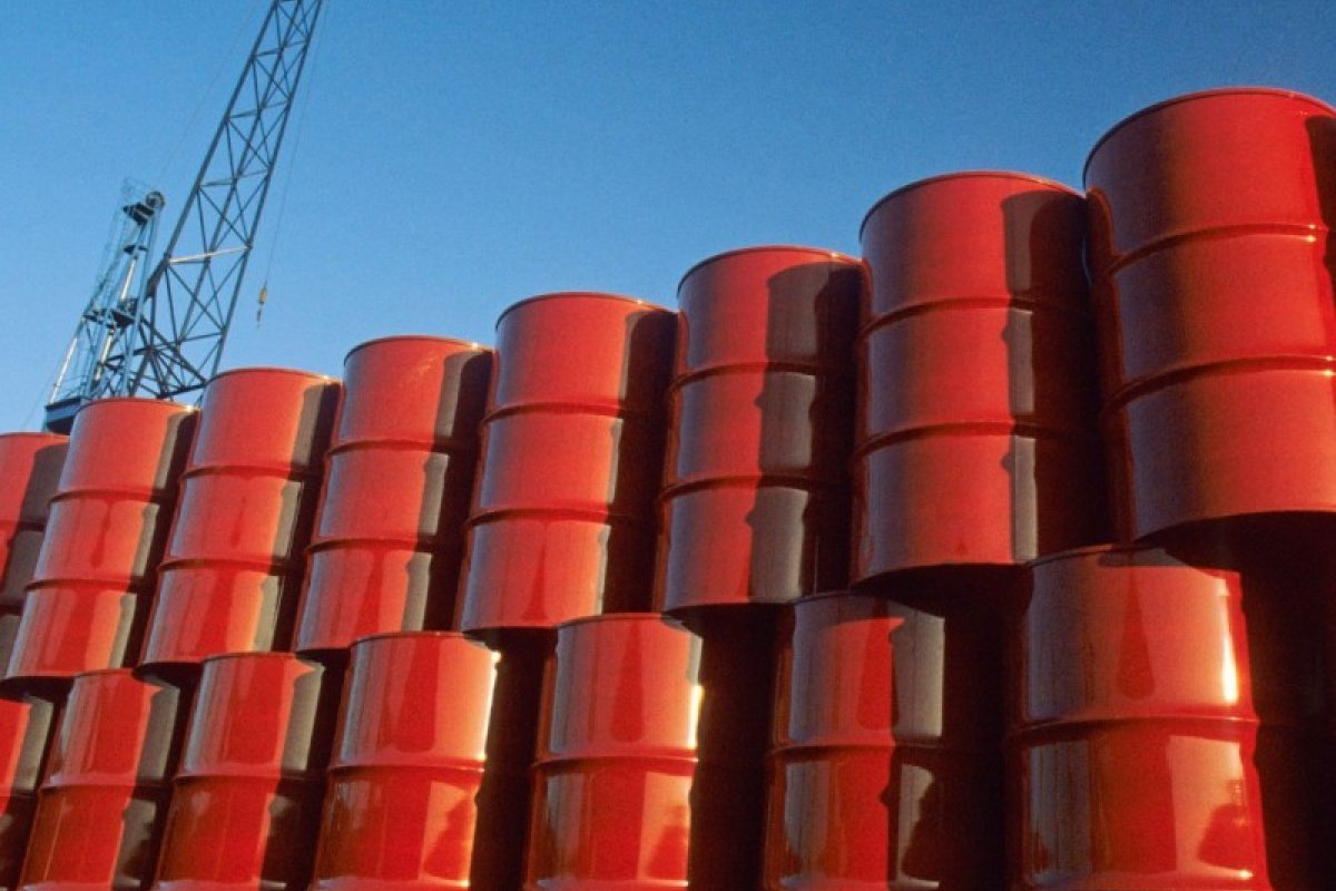 Preço do barril de petróleo bate US$ 70 em meio a troca de ameaças entre EUA e Irã