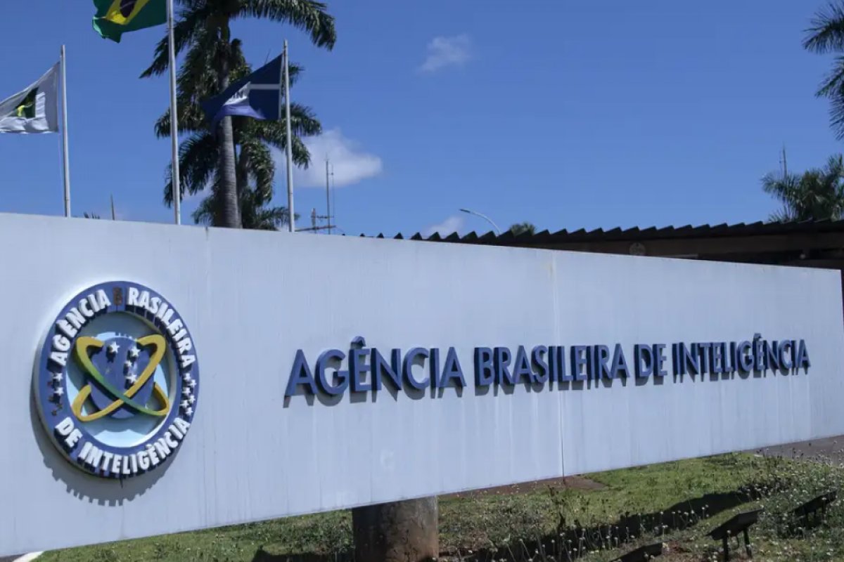 Abin é reformulada durante governo Lula em meio a turbulência do 8/1 e investigação da PF