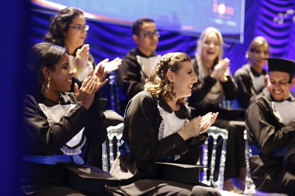 A importância da contratação de uma empresa de formatura para uma experiência sem sustos e problemas financeiros!