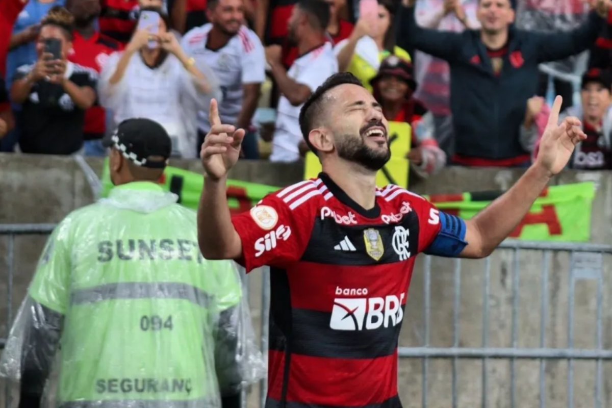 Após fim de contrato com Flamengo, Everton Ribeiro encaminha acerto com Bahia