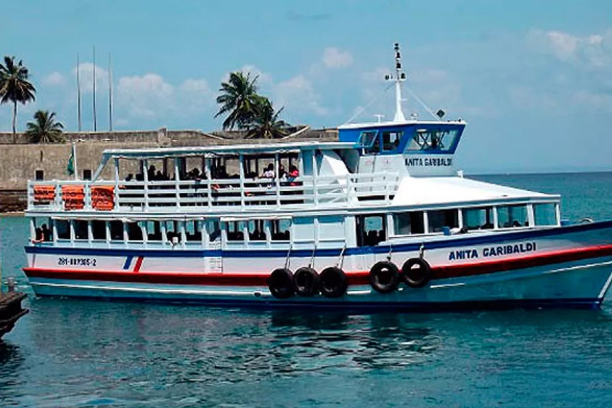 Travessia Salvador-Mar Grande tem fluxo moderado de passageiros e saídas a cada meia hora